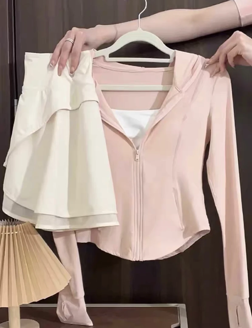 夏季连帽薄款防晒女修身短外套健身弧形透气短款时尚百搭速干