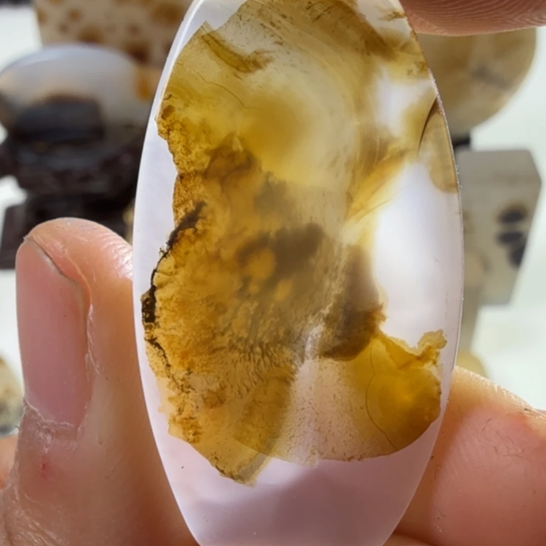 玛瑙/玉髓未镶嵌珠宝半成品