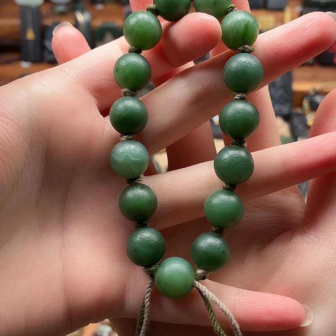 爱***桌和田玉未镶嵌颈饰