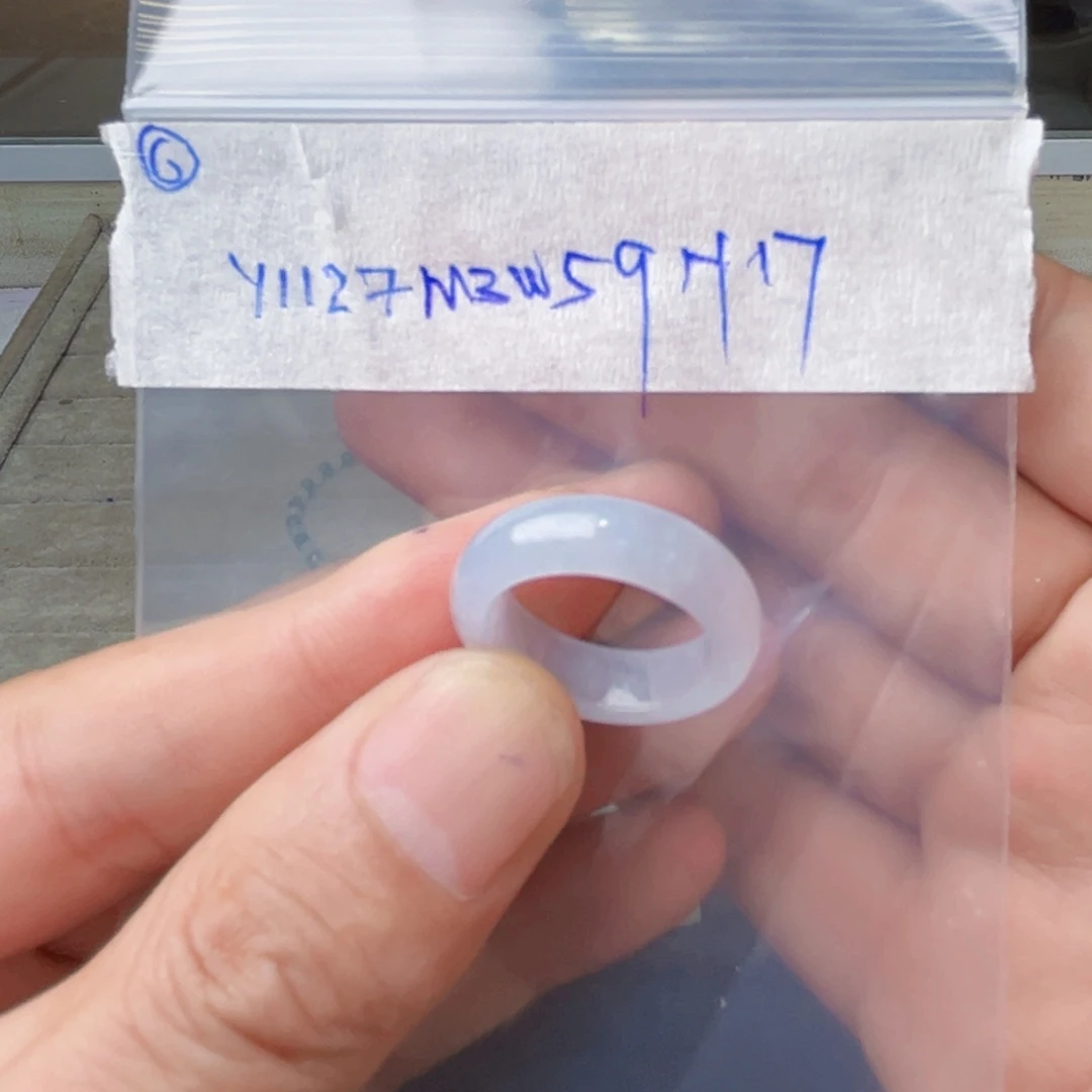 凉***子定制翡翠未镶嵌戒圈