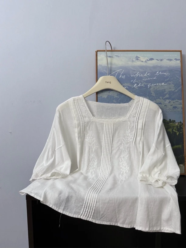 【清仓no退换】夏季白色法式刺绣蕾丝拼接套头短袖麻料方领小衫