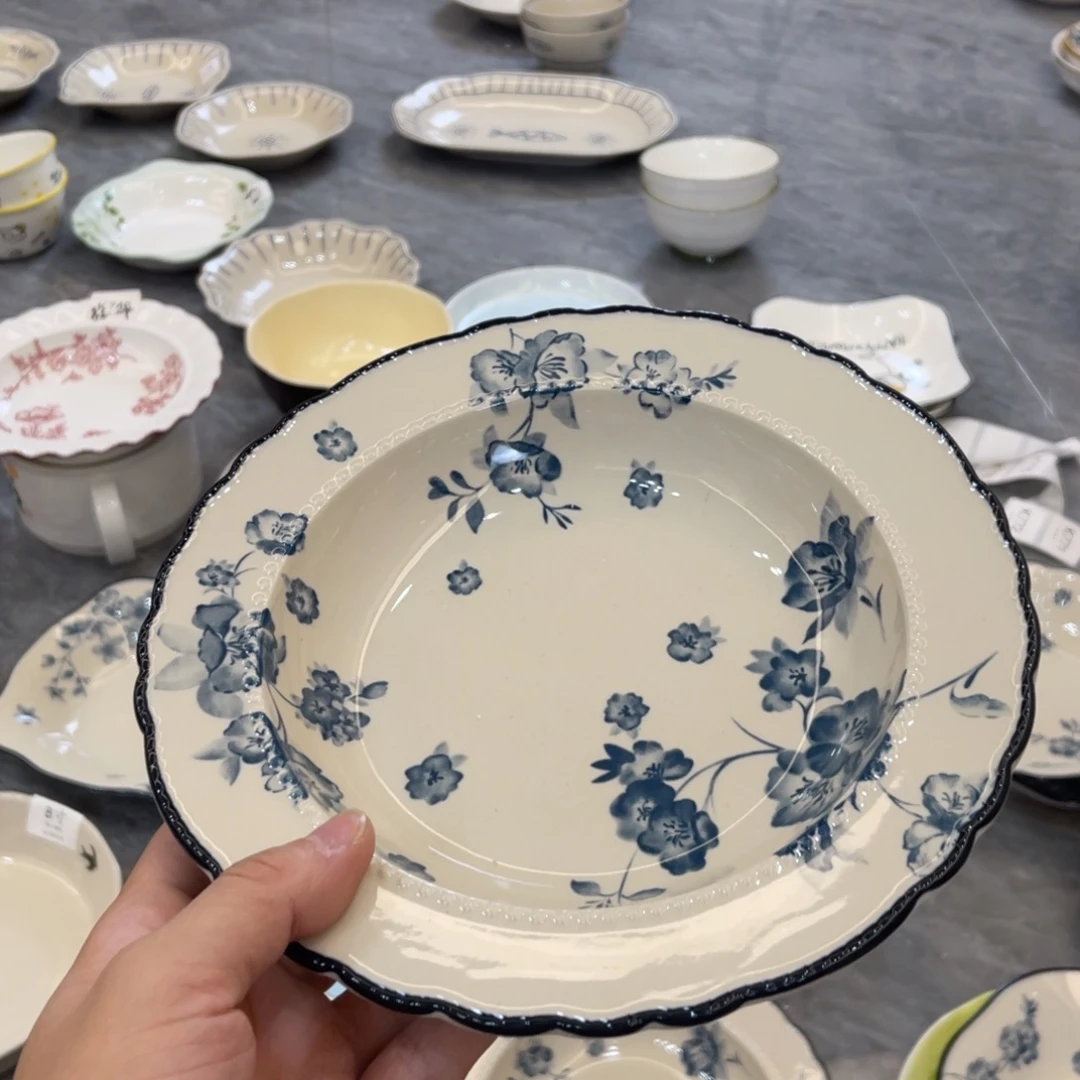 陶瓷微瑕餐具介意勿拍，满18飞！