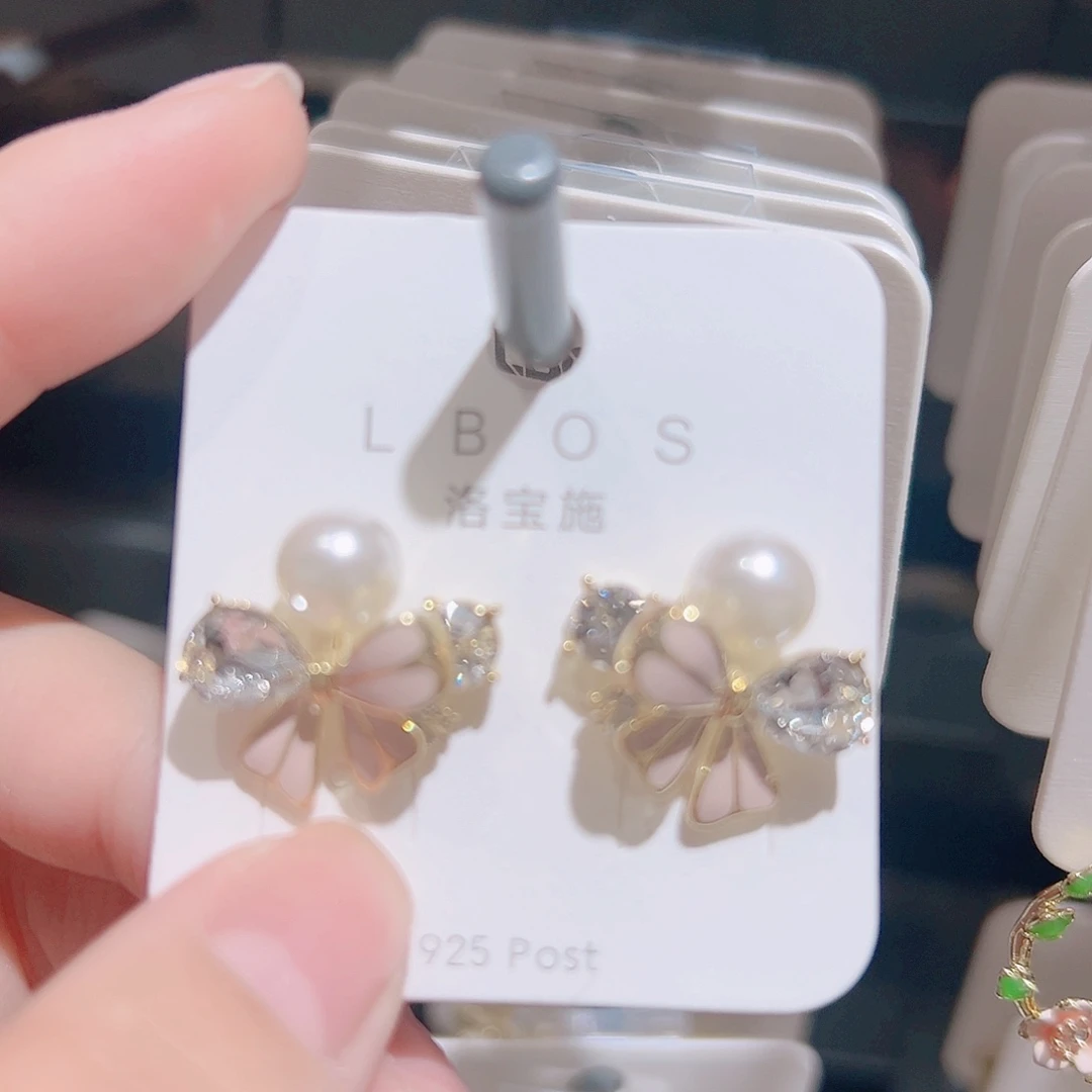 一***闪锆石纯铜合金耳环的