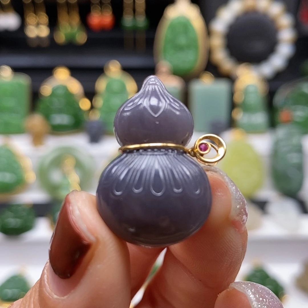 和田玉颈饰18K金镶嵌