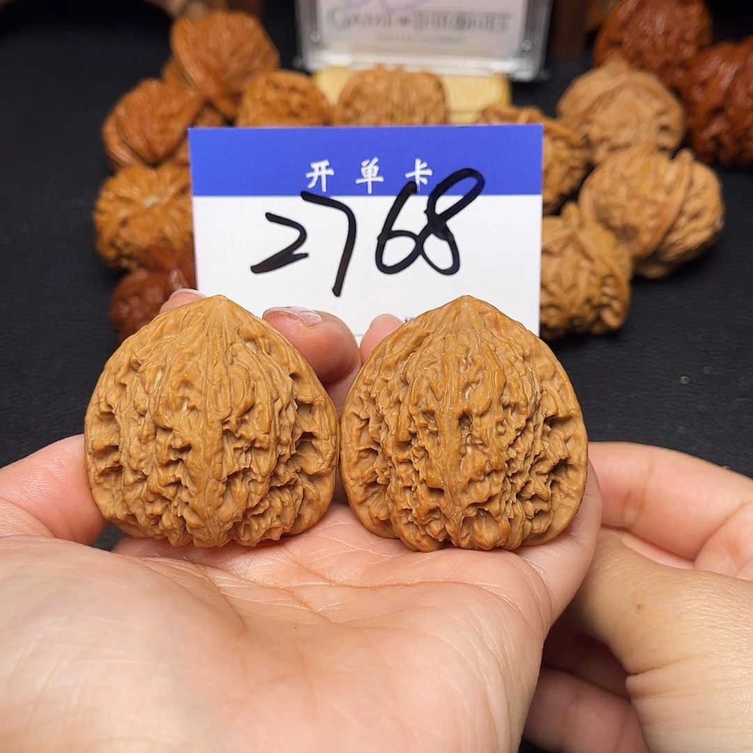 把件文玩核桃南疆42尺。 无刀47克
