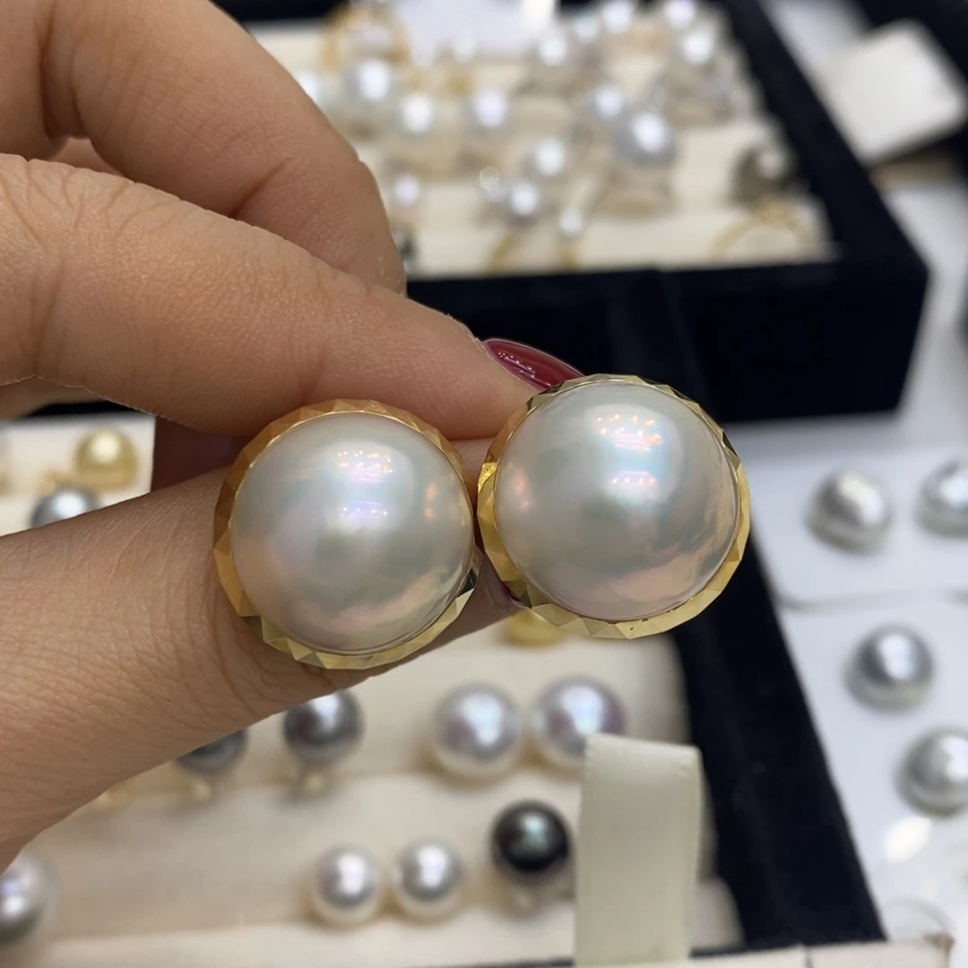 拼合珍珠（马贝珠）耳饰18K金镶嵌海水马贝