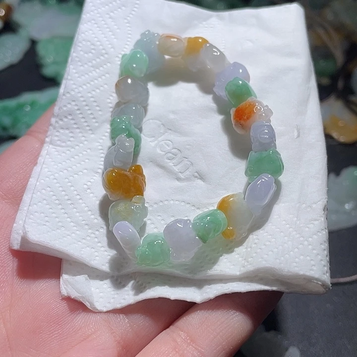 颈饰未镶嵌翡翠天