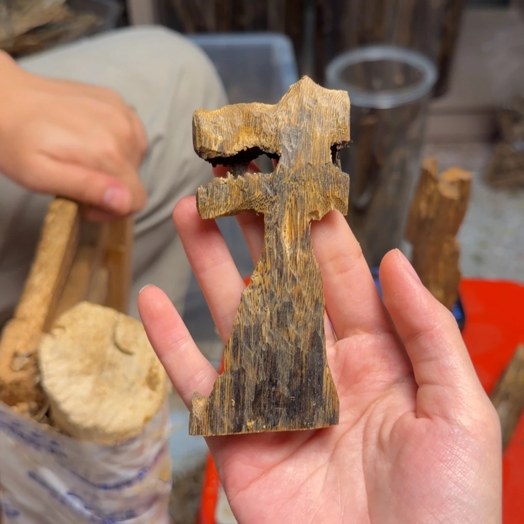 沉香碎屑沉香，块料17克