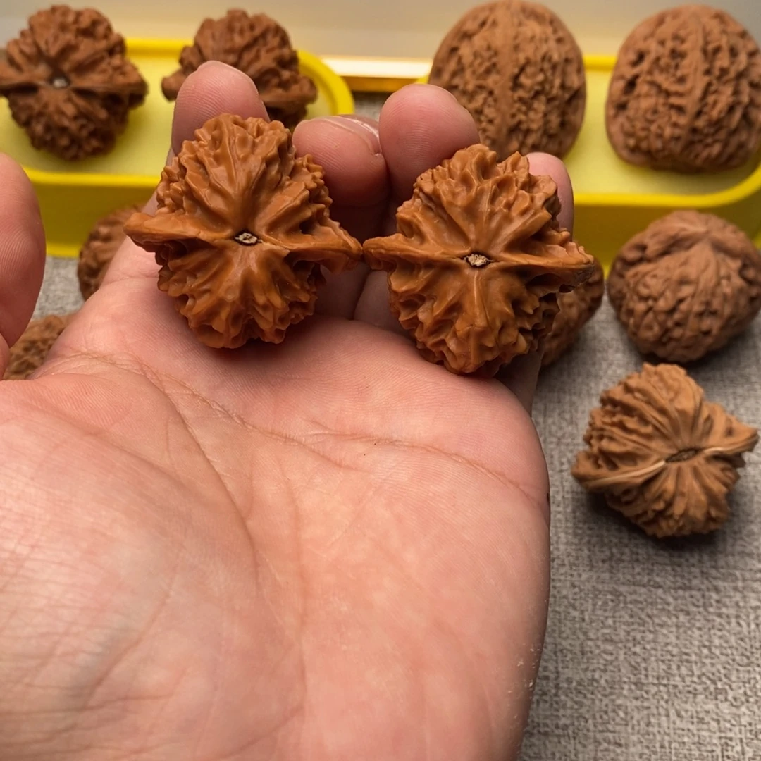 文玩核桃吊坠龙鳞宝相花39