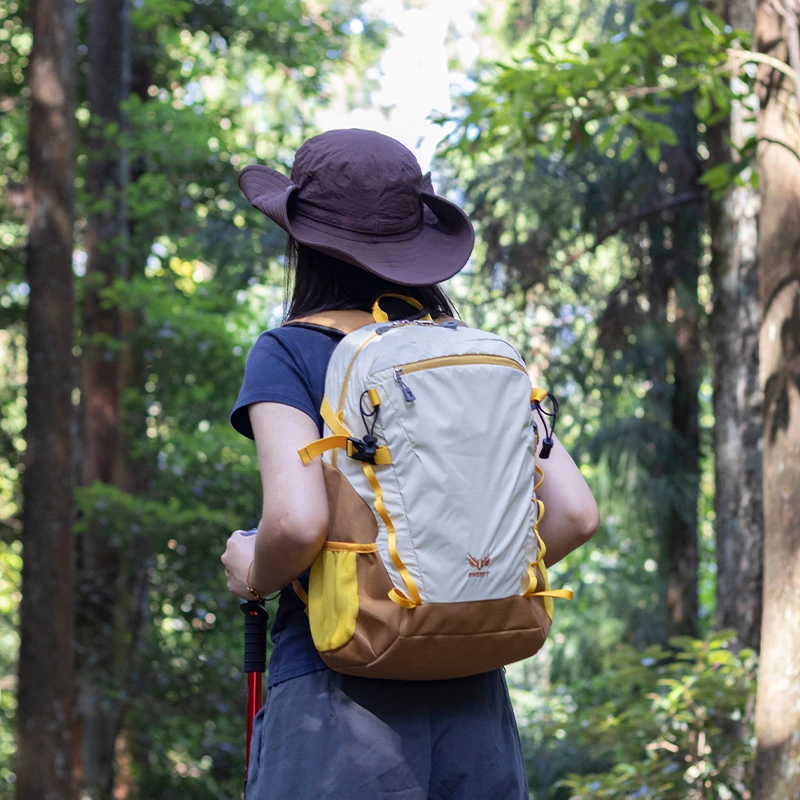 江麒户外徒步登山包女旅游轻便夏防泼背包轻量化多功能双肩包爬山