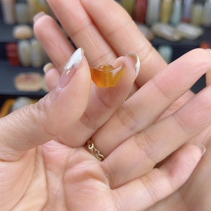 玛瑙手饰未镶嵌一**海配饰