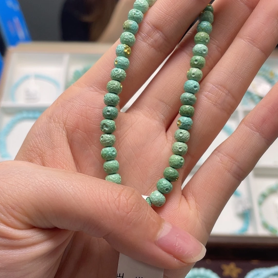 王****绿松石未镶嵌珠宝奇石