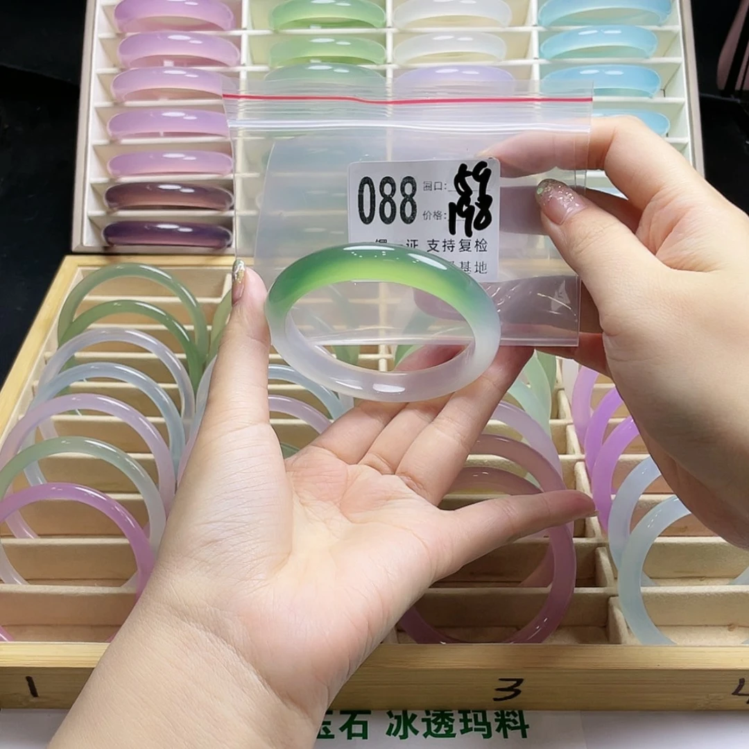 【闪购商品】手镯玛瑙/玉髓未镶嵌欣**?