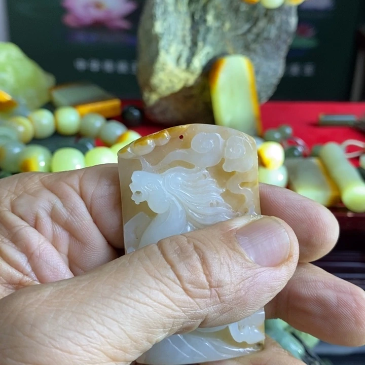 老***。和田玉（糖玉）未镶嵌珠宝奇石