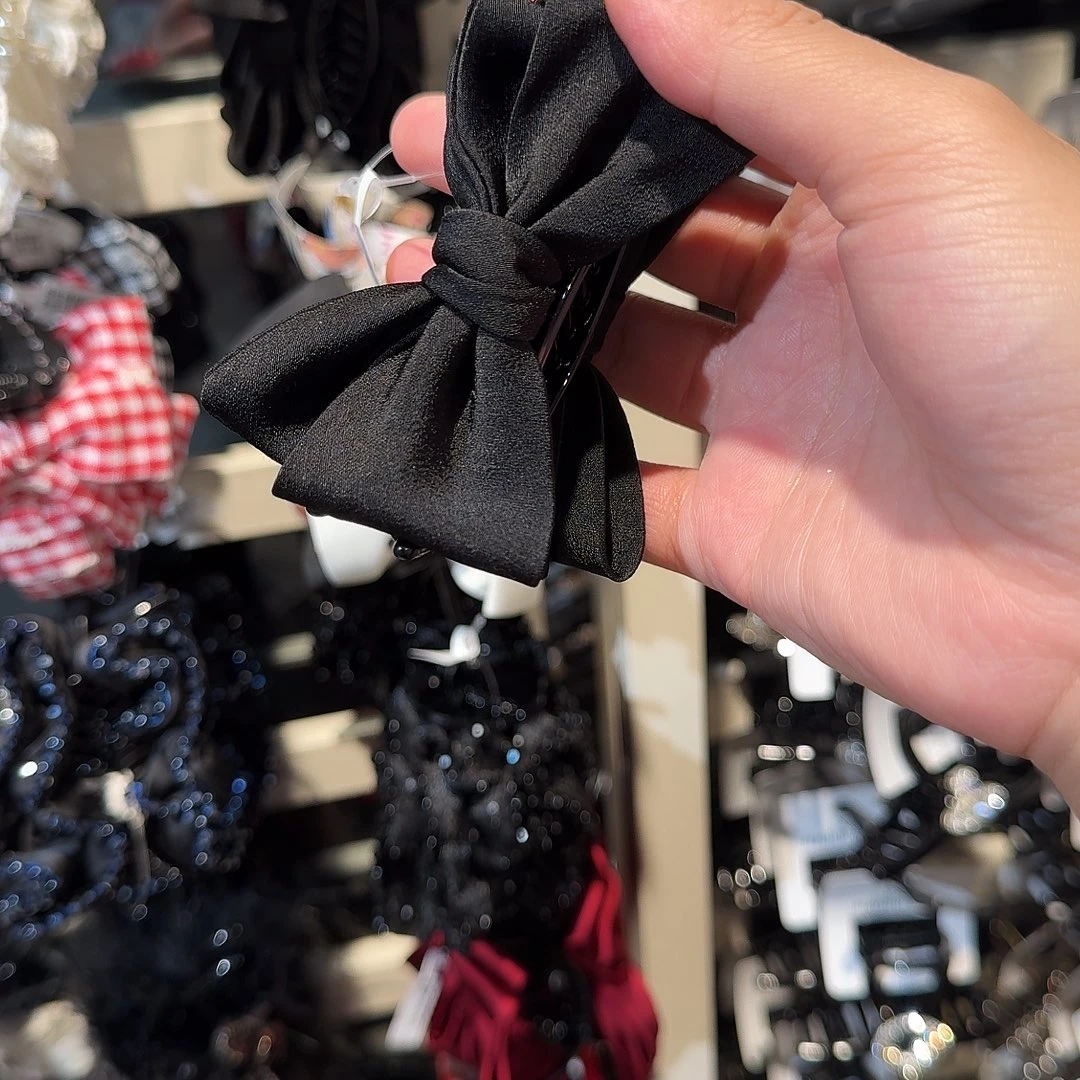 非金属黑色蝴蝶结丸子