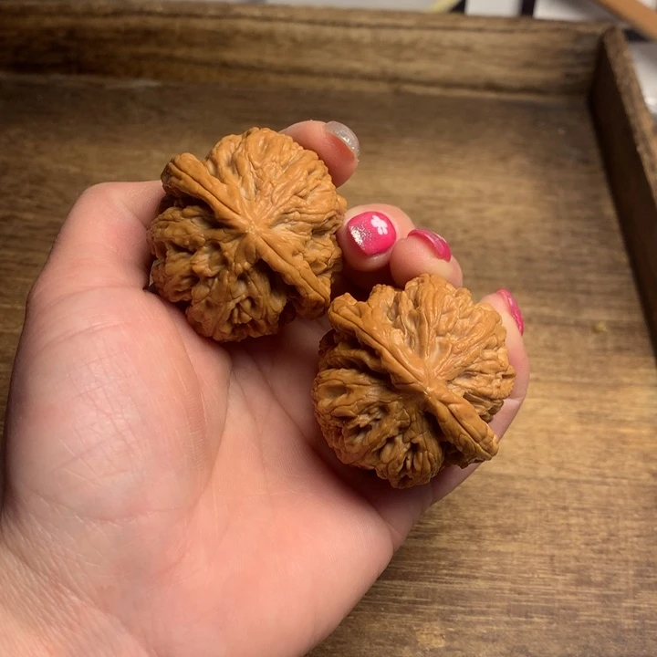 文玩核桃吊坠青*粗筋