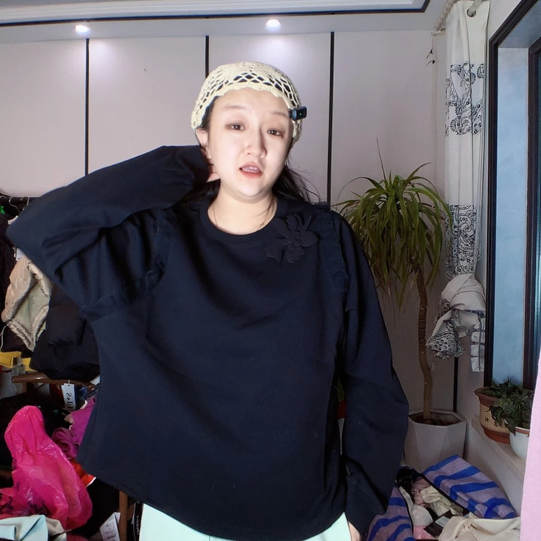 【闪购商品】?***赵黑卫衣
