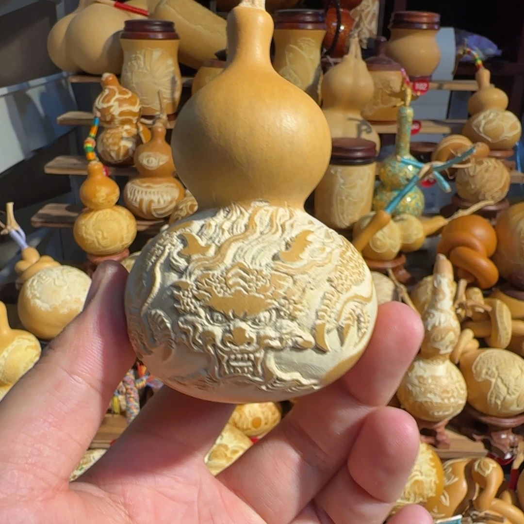 有机玻璃龙纹八宝雕刻