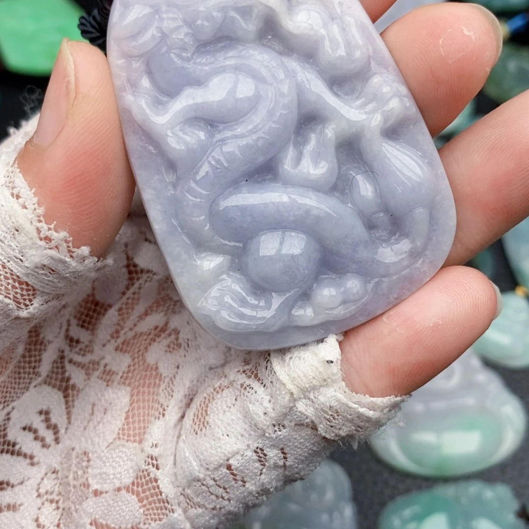 翡翠颈饰未镶嵌龙牌