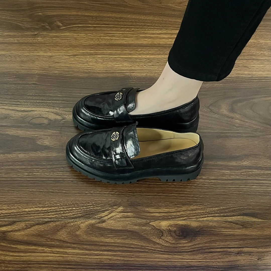 5cm新款时尚中跟一脚蹬单鞋女英伦风粗跟山茶花百搭深口单鞋女