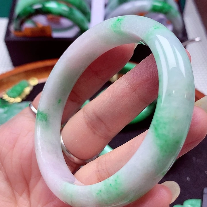 未镶嵌手镯翡翠翡翠