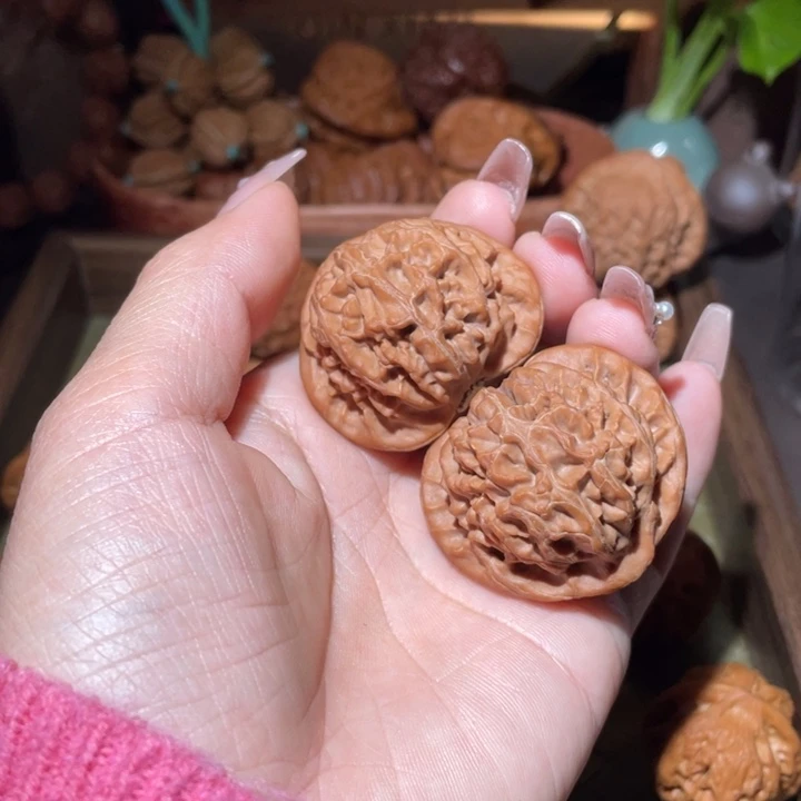 二***七文玩核桃吊坠39宫灯邢台