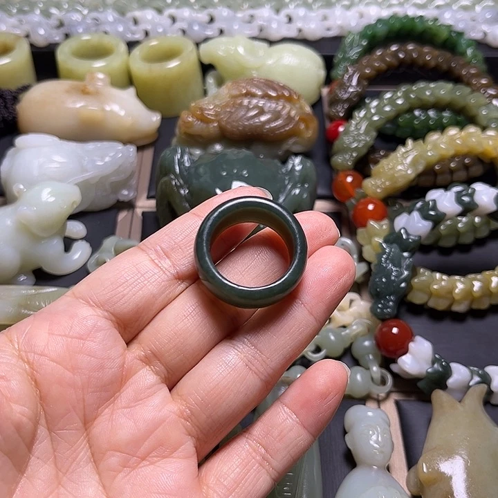 拼***家和田玉未镶嵌挂件