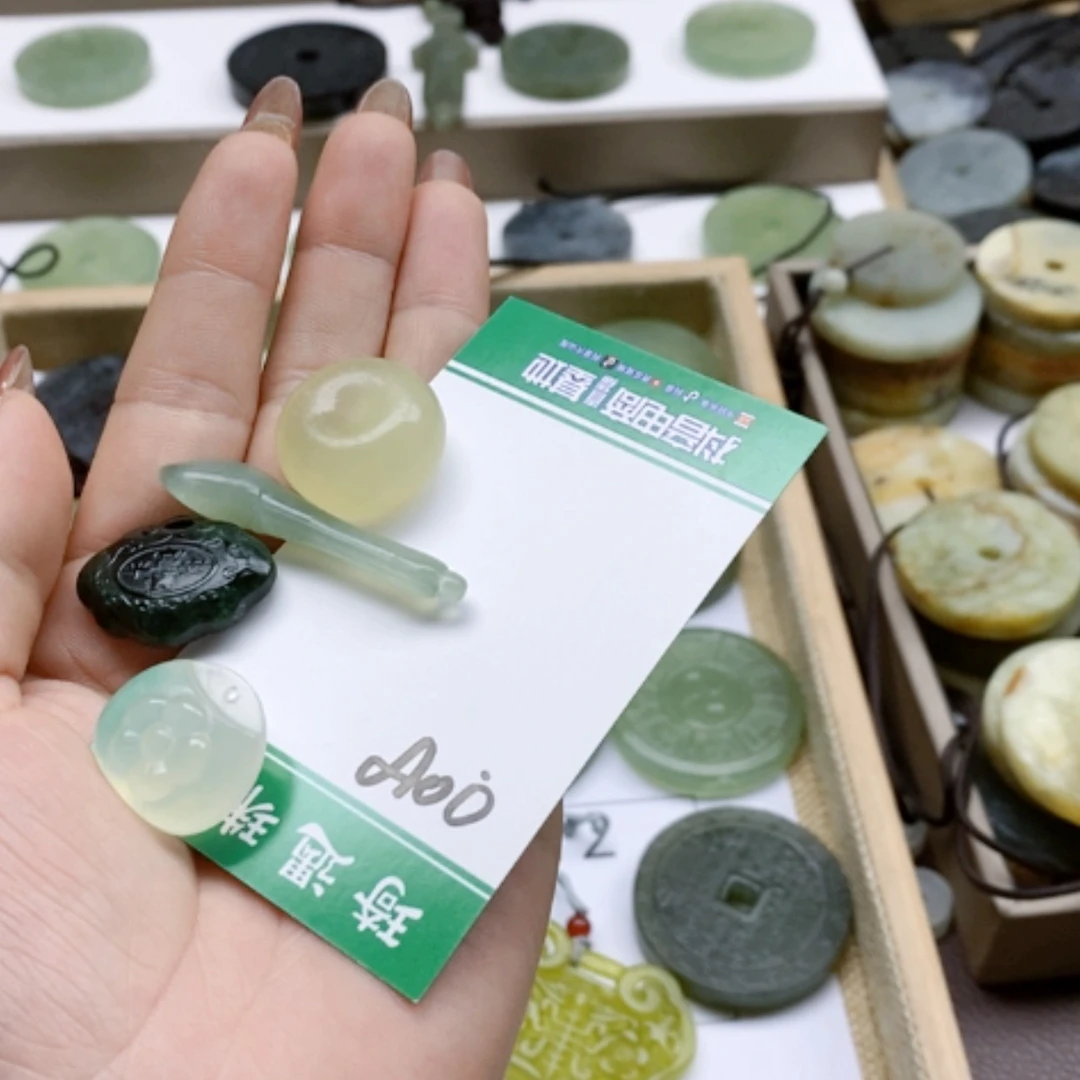 【闪购商品】蛇纹石玉颈饰合金