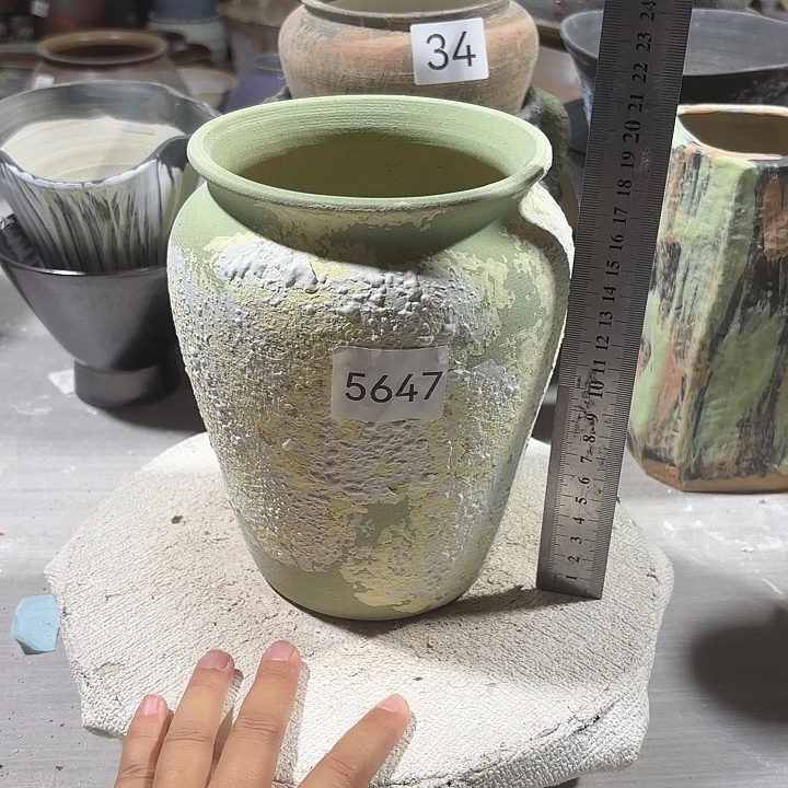 摆件高19，口11，瑕疵处理，有孔，5647