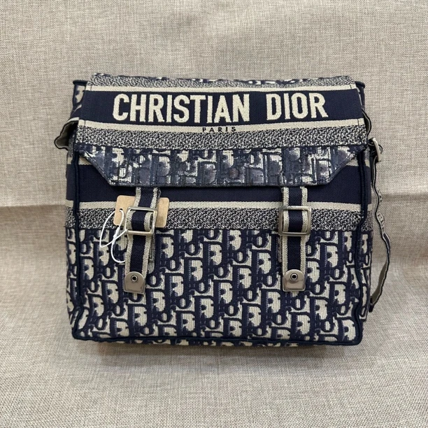 99新 DIOR/迪奥 迪奥老花邮差斜挎包DW037