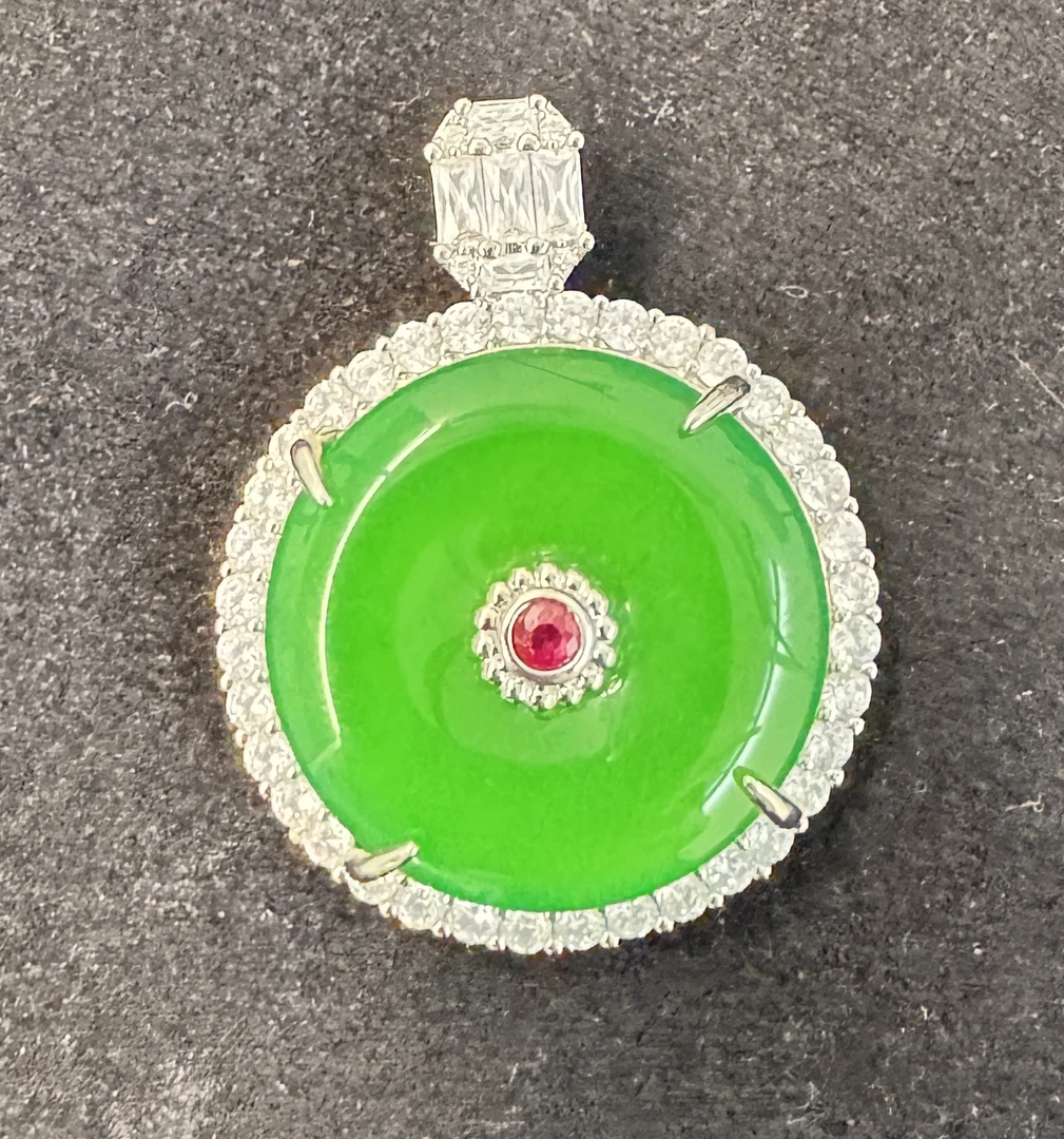 玉髓平安扣，镶嵌绿色平安扣