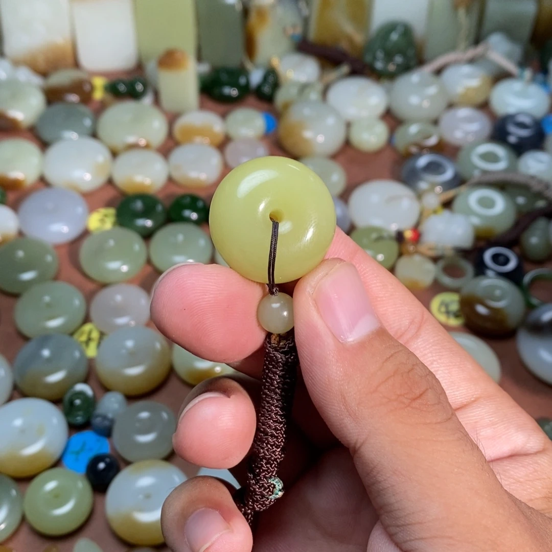 啥***缺和田玉未镶嵌吊坠(不含链)