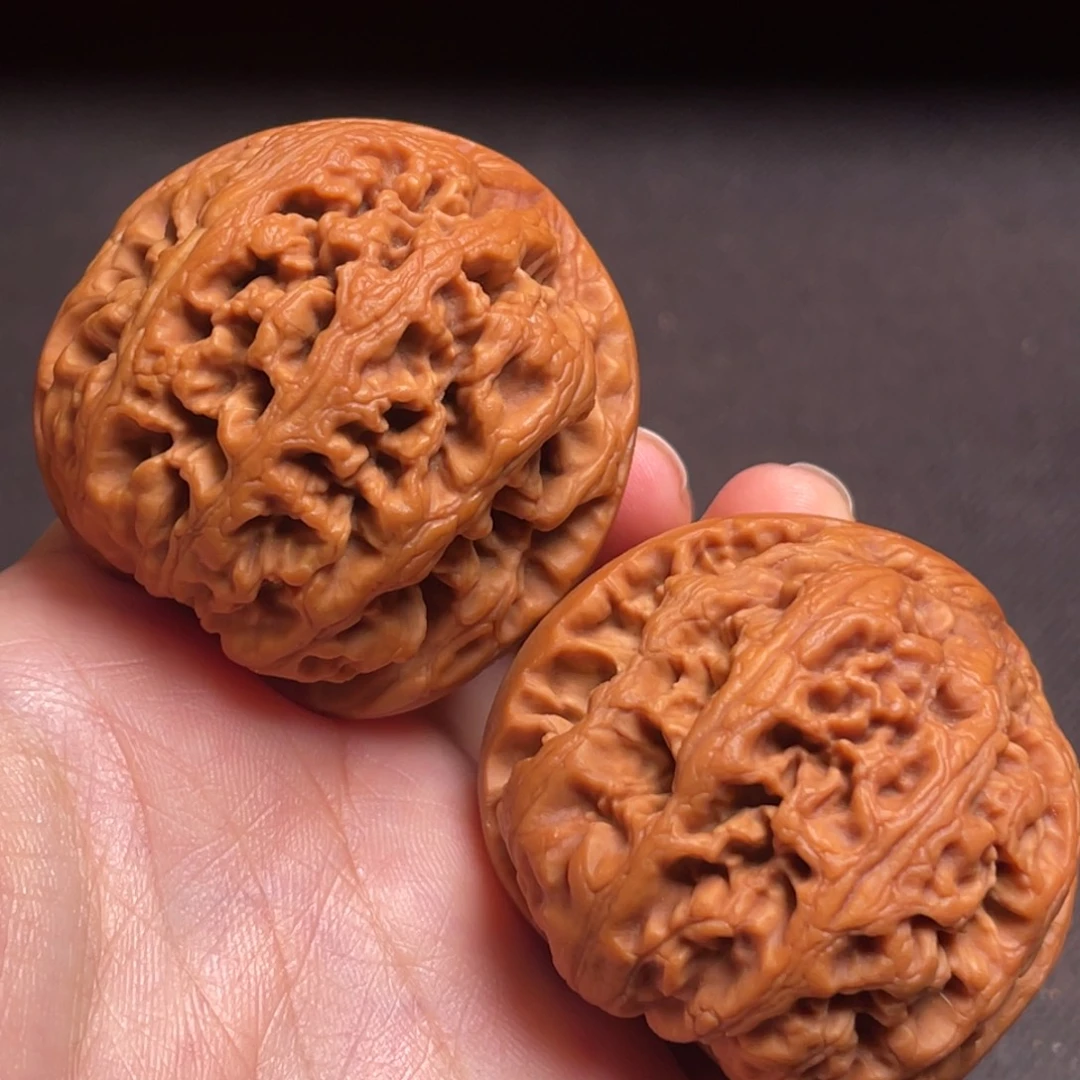 文玩核桃把件秦岭野生核桃