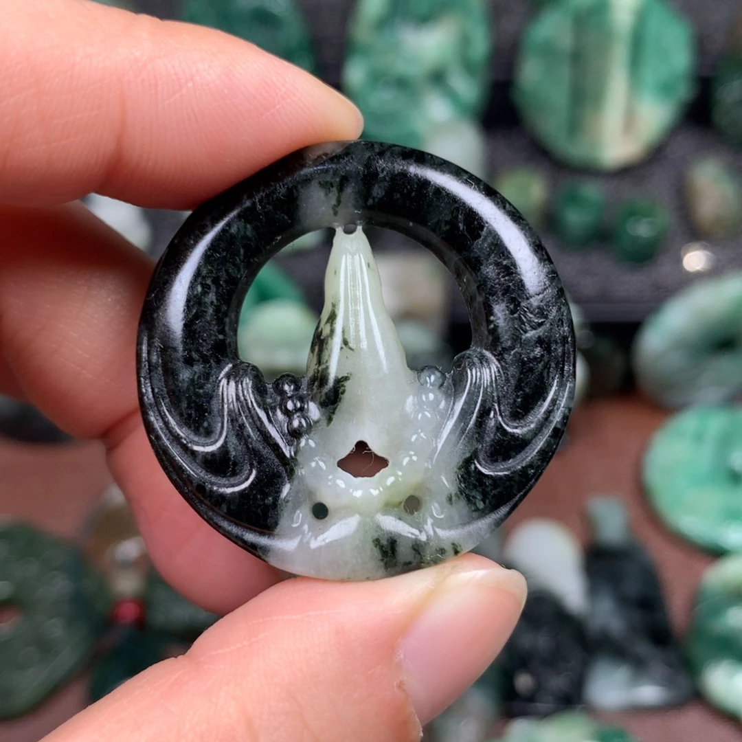 独山玉未镶嵌颈饰