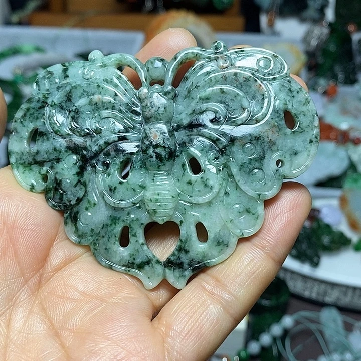 翡翠未镶嵌吊坠(赠链)