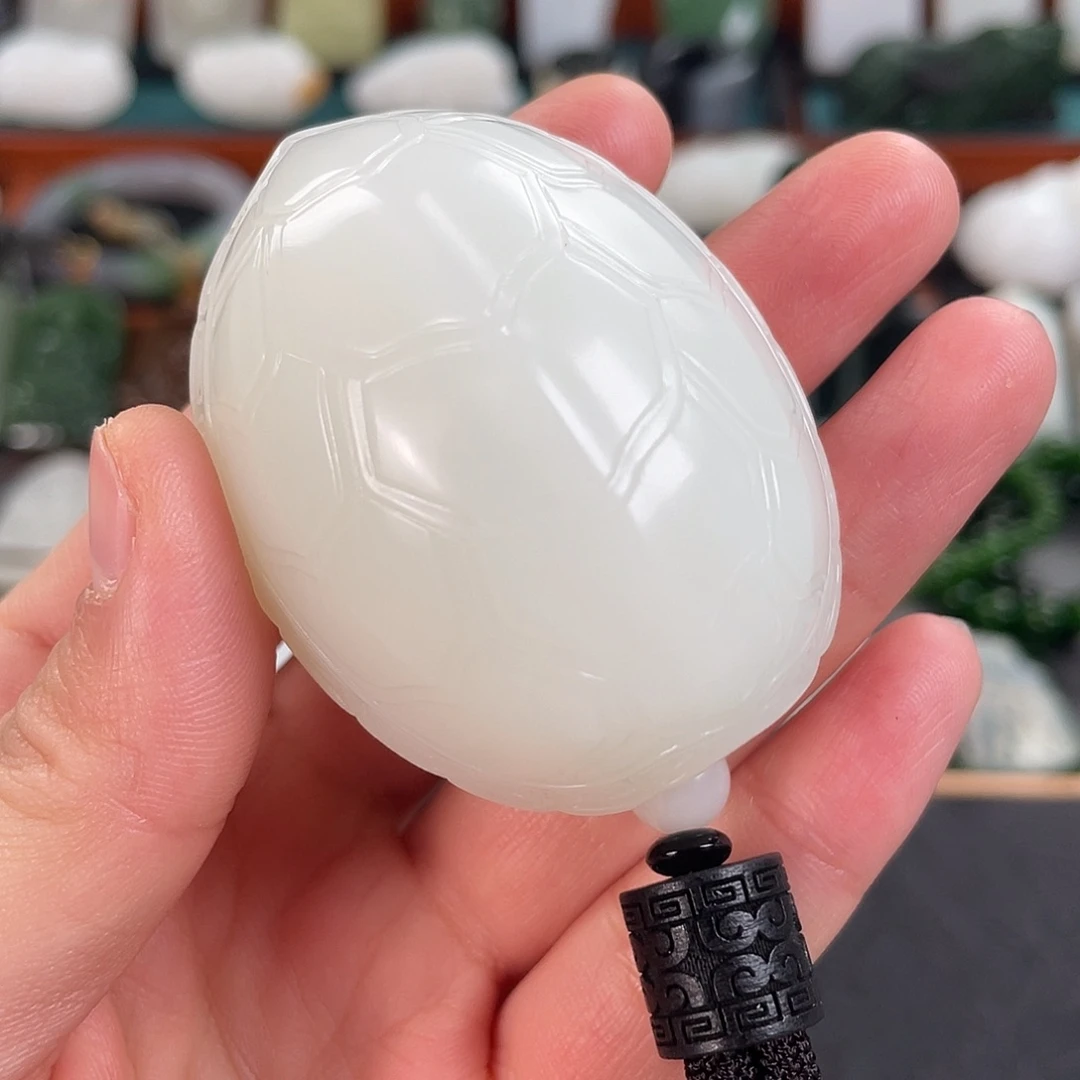 和田玉未镶嵌把件