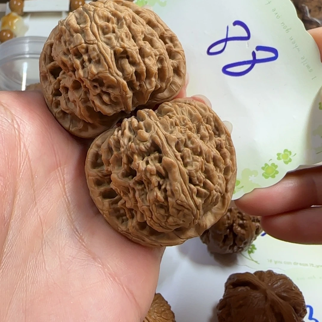 文玩核桃吊坠88号南疆石4.4