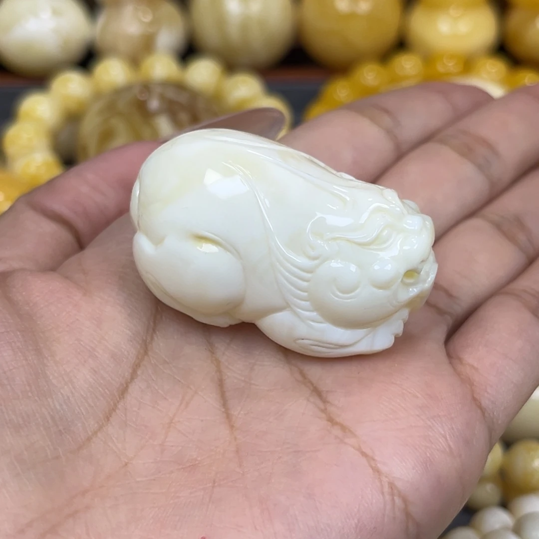 手串琥珀未镶嵌……