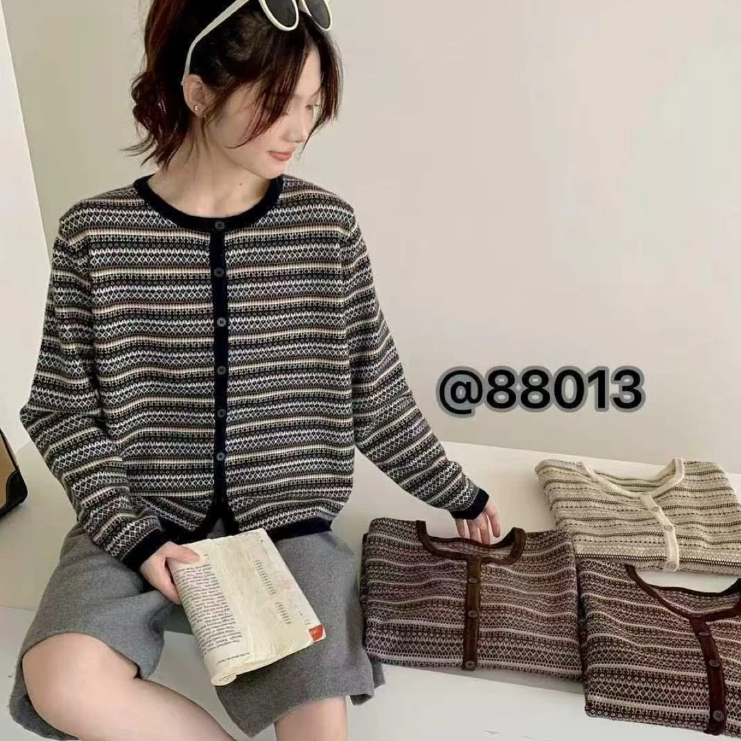 针织条纹圆领静奢风秋季毛针织衫短款上衣开衫宽松