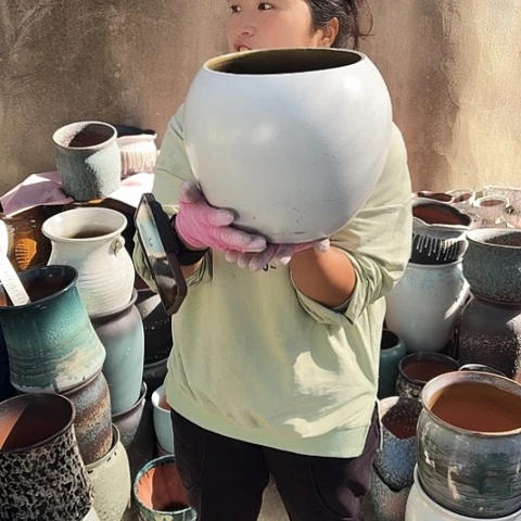 口20高23，瑕疵一个盆子。