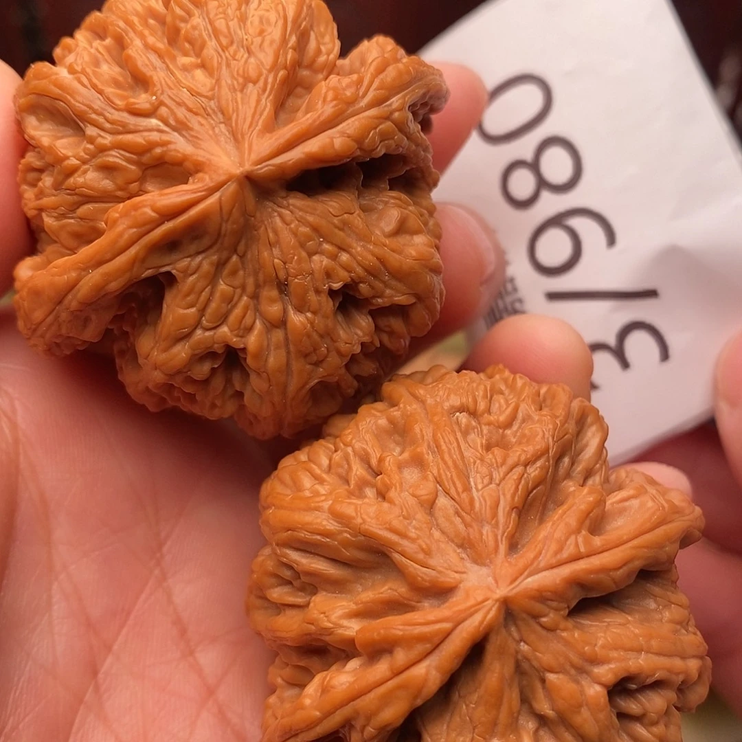 王***肉文玩核桃把件49粗筋