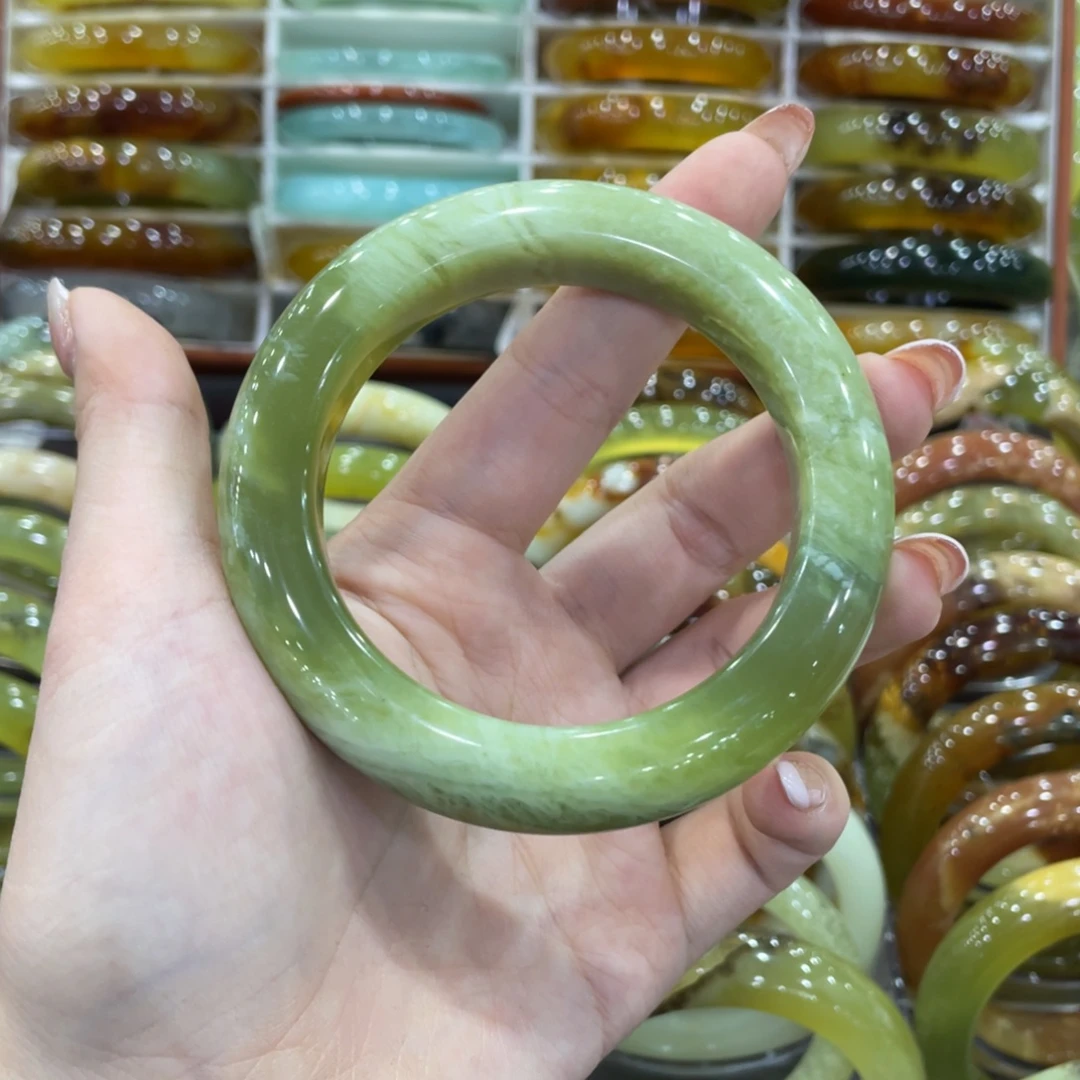 蛇纹石玉未镶嵌手镯