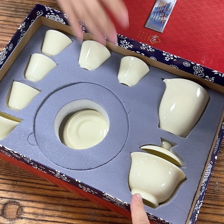 孤品茶具套装等。