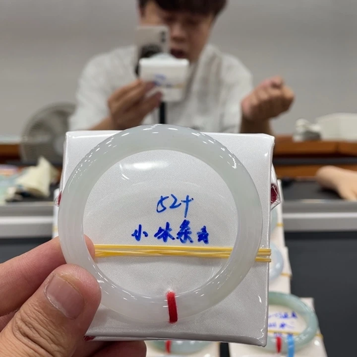 翡翠未镶嵌手镯缅甸翡翠