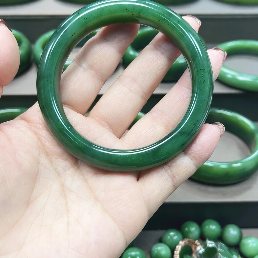 和田玉（碧玉）未镶嵌手镯