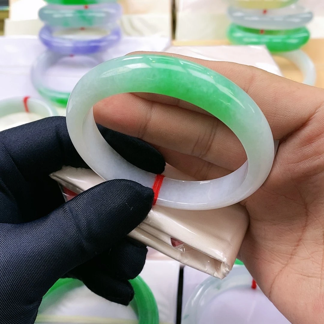 【闪购商品】未镶嵌手镯翡翠白底青