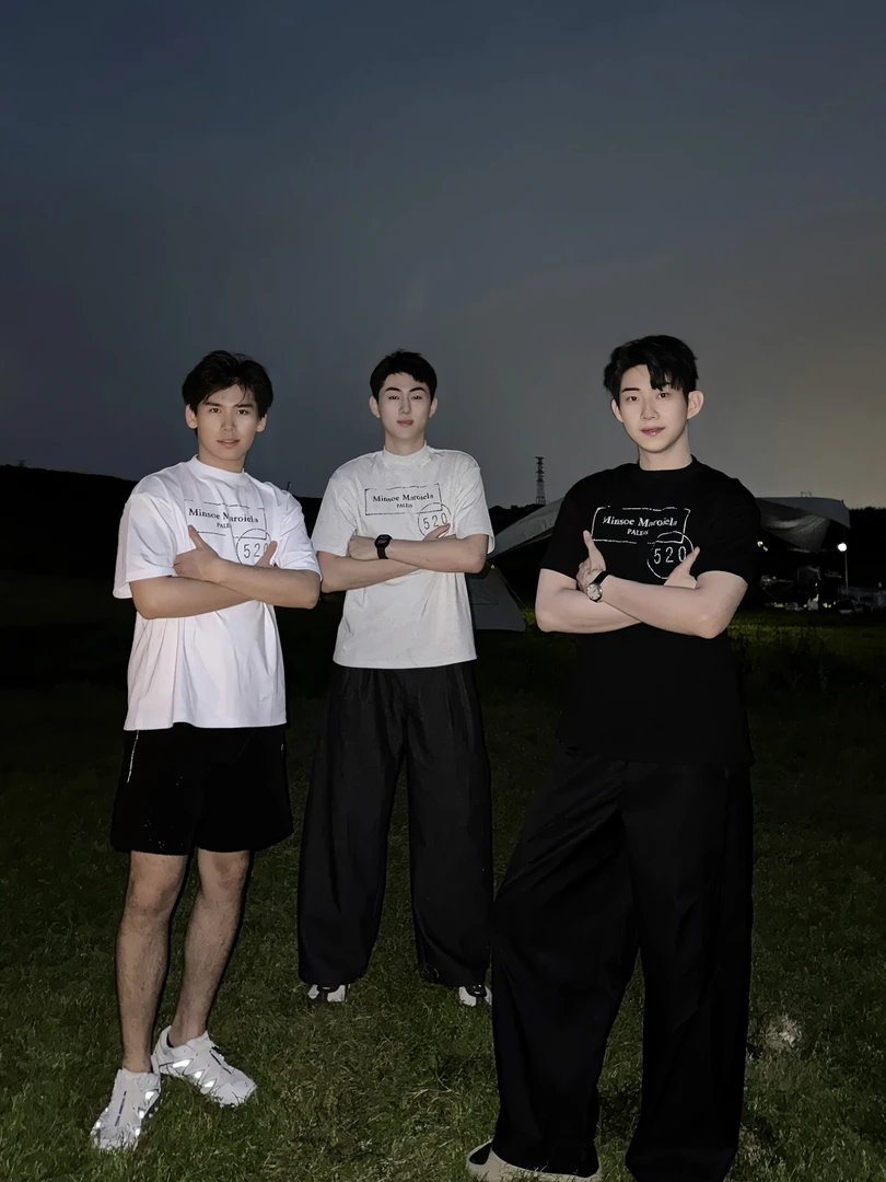 【数字告白】马拉拉2025限定印花宽松打底百搭圆领短袖T恤半袖男t恤