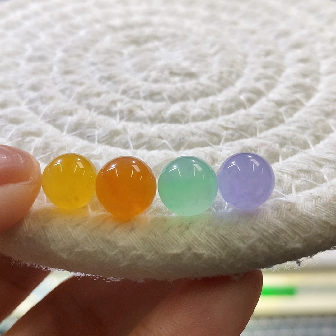 翡翠未镶嵌挂件一组珠珠