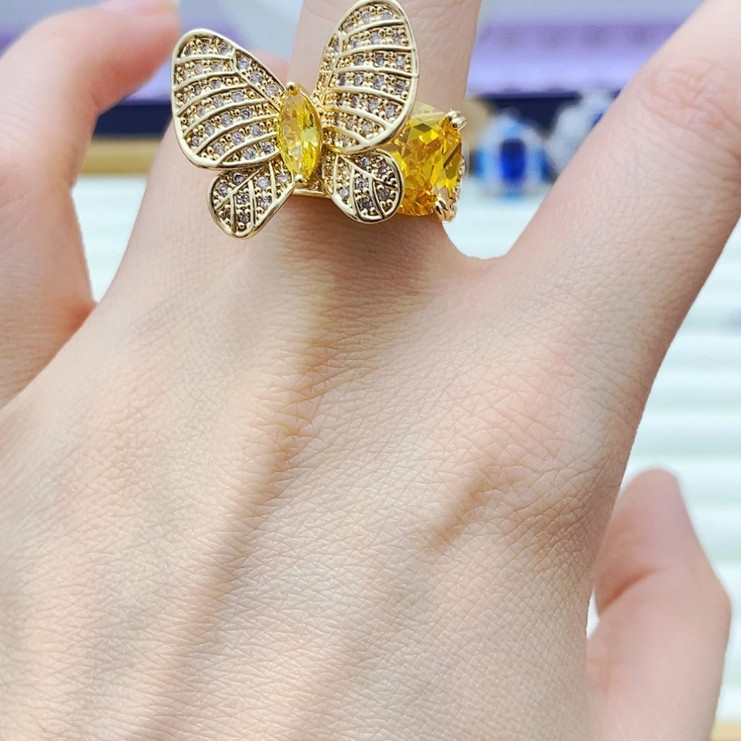 戒指蓝宝石未镶嵌