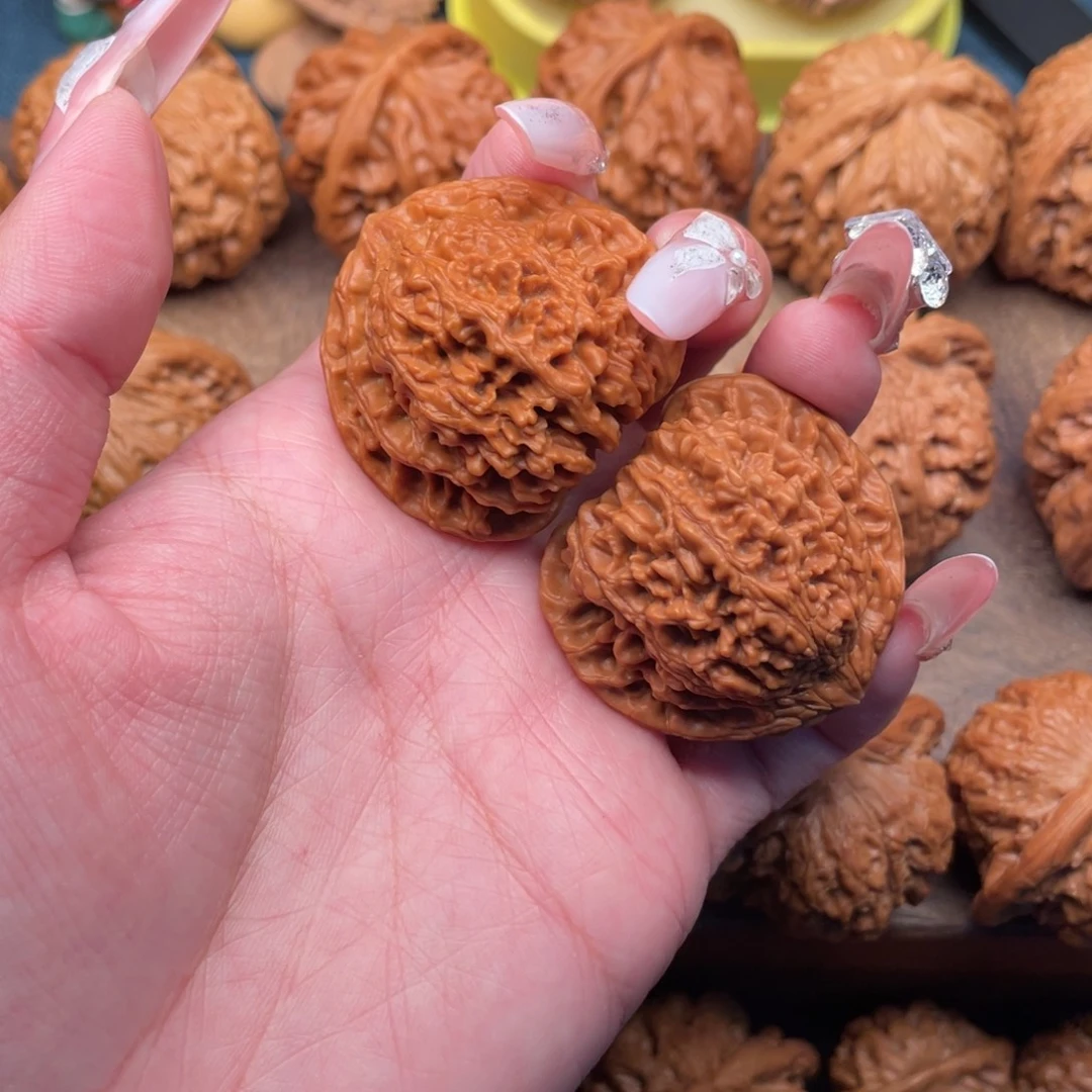 文玩核桃把件全品精配，桃心满天星39